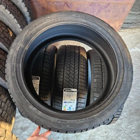 Гуми Зимни 235/40R19, снимка 7 - Гуми и джанти - 53502388