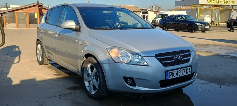 Kia Ceed, снимка 2 - Автомобили и джипове - 48235999