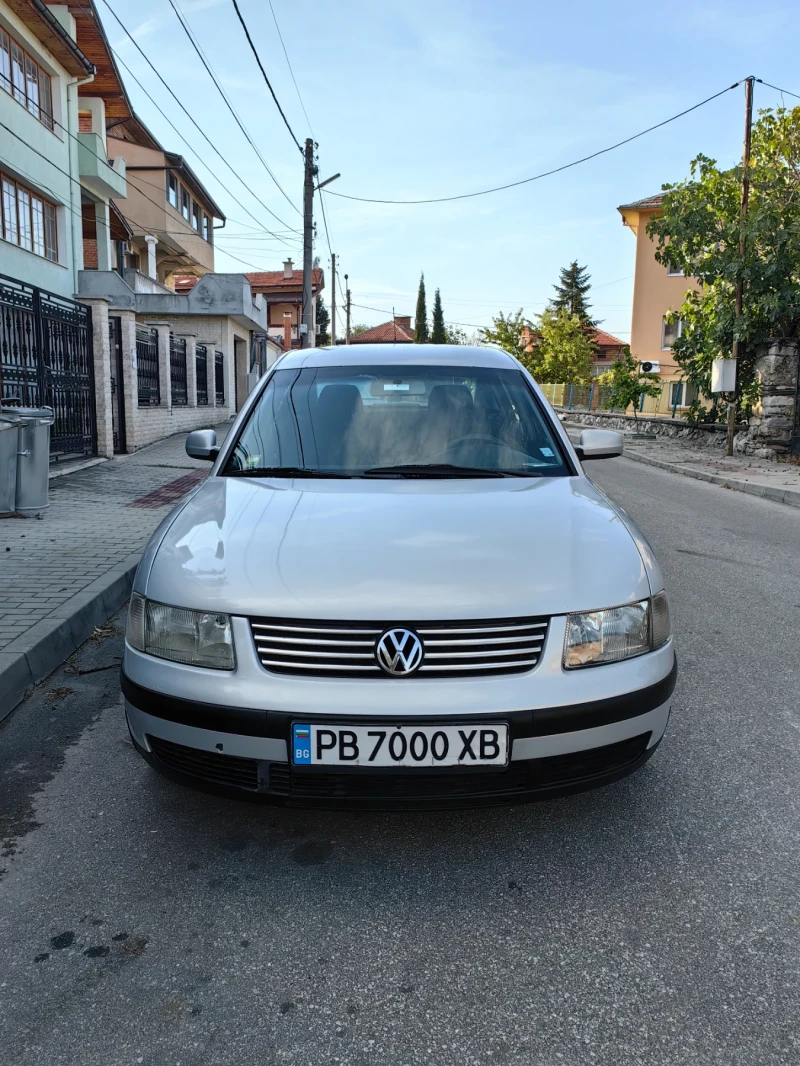 VW Passat, снимка 1 - Автомобили и джипове - 47417410