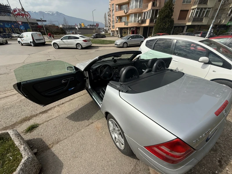 Mercedes-Benz SLK 200 Benzin , снимка 11 - Автомобили и джипове - 49595938