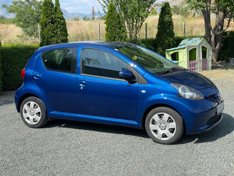 Toyota Aygo 1.0, снимка 2 - Автомобили и джипове - 52300035