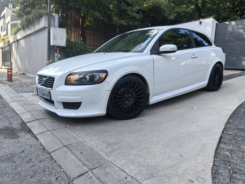 Volvo C30 2.0 Diesel R DESIGN, снимка 9 - Автомобили и джипове - 52727037
