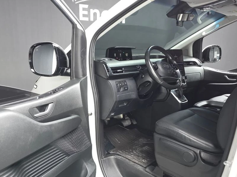 Hyundai Staria 2.2 Automatic, снимка 10 - Автомобили и джипове - 55949921