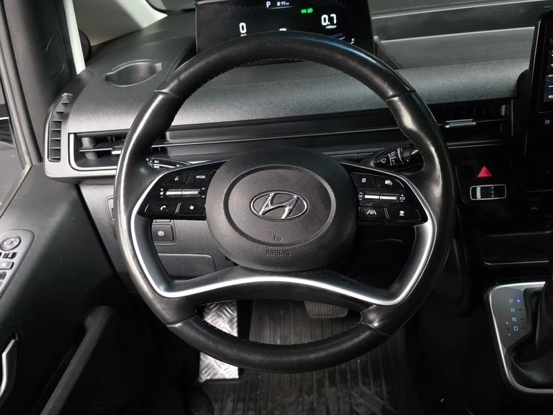 Hyundai Staria 2.2 Automatic, снимка 13 - Автомобили и джипове - 55949921