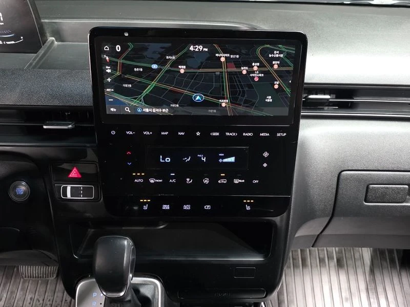 Hyundai Staria 2.2 Automatic, снимка 14 - Автомобили и джипове - 55949921