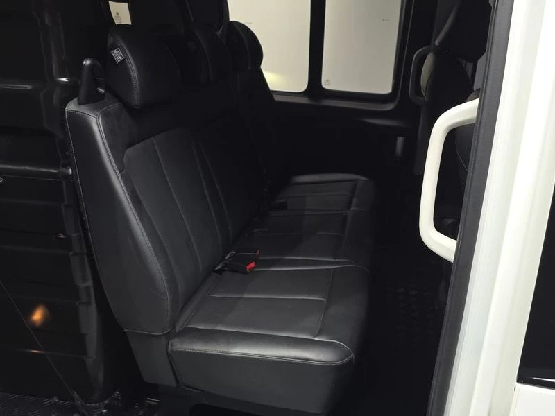 Hyundai Staria 2.2 Automatic, снимка 11 - Автомобили и джипове - 55949921