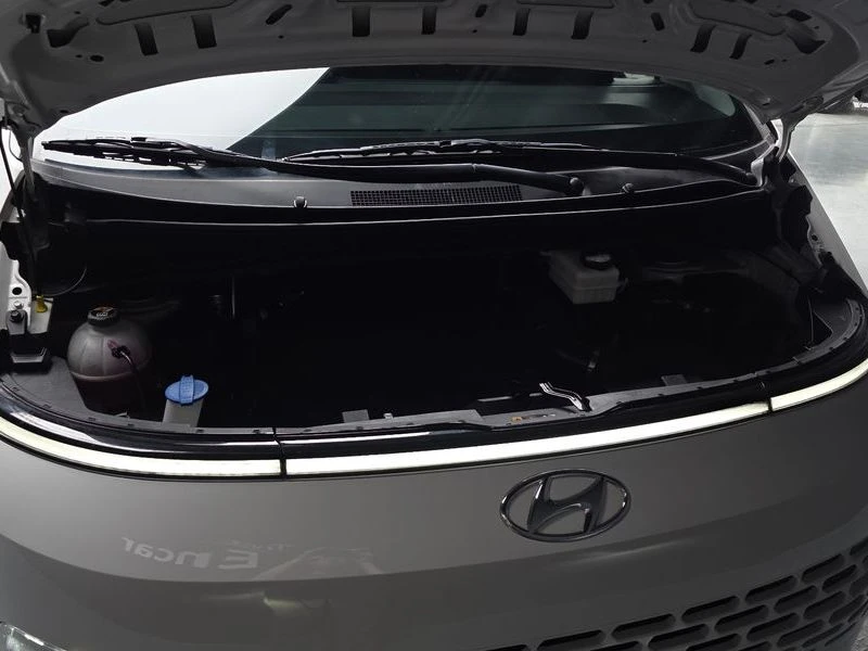 Hyundai Staria 2.2 Automatic, снимка 6 - Автомобили и джипове - 55949921