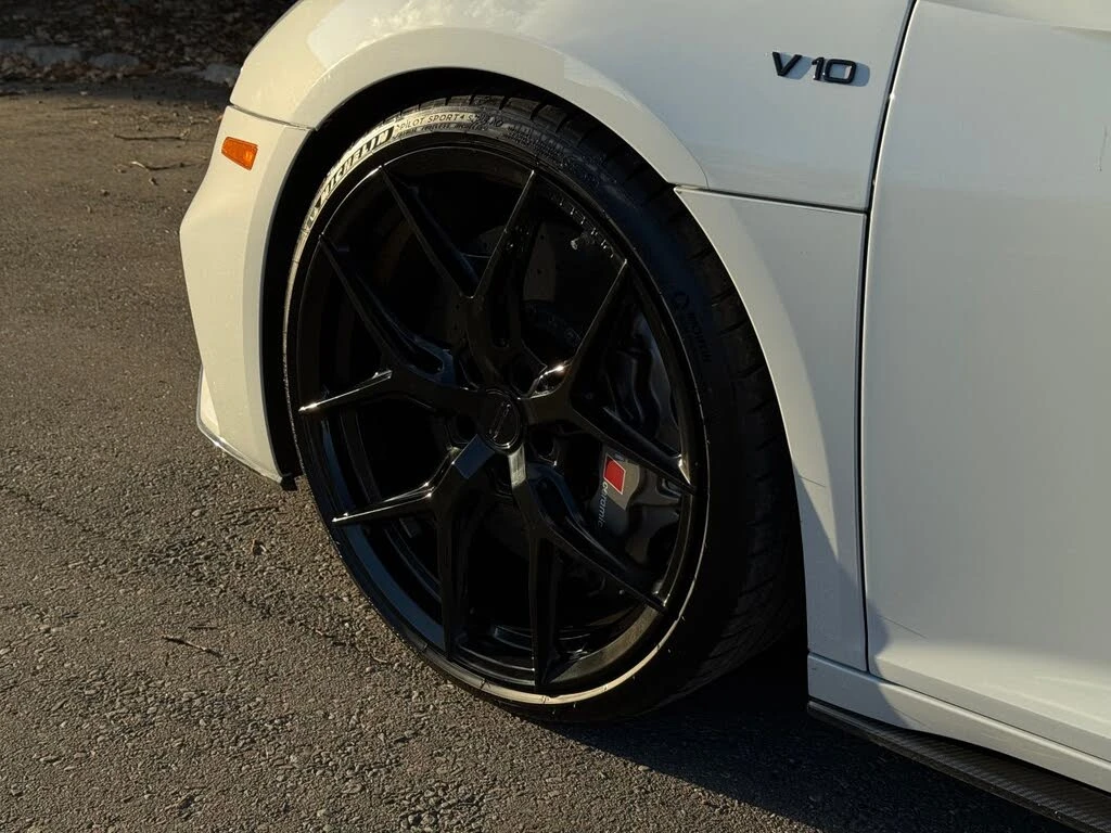 Audi R8 * SPYDER* * HeadUp* AвтоКредит* (ЦЕНА ДО БГ), снимка 9 - Автомобили и джипове - 53831090