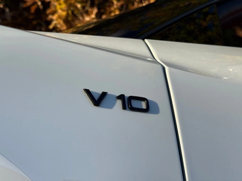 Audi R8 * SPYDER* * HeadUp* AвтоКредит* (ЦЕНА ДО БГ), снимка 12 - Автомобили и джипове - 53831090