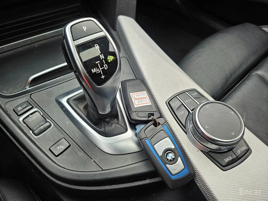 BMW 330 M* SPORT* ПОДГРЕВ* КАМЕРА* LANE* ASSIST* , снимка 11 - Автомобили и джипове - 54414521