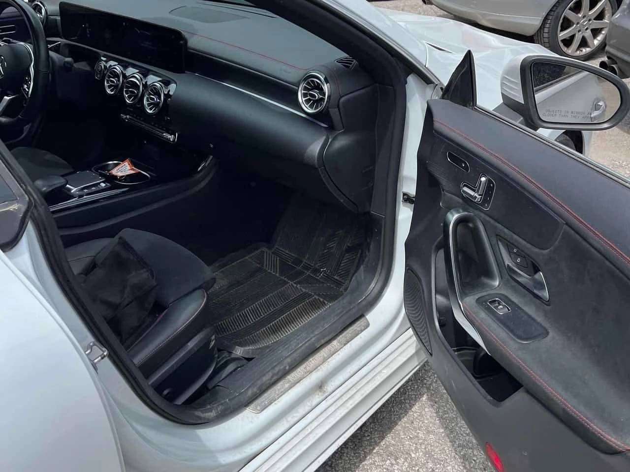 Mercedes-Benz CLA 250 4MATIC/ПАНОРАМА/ПОДГРЕВИ/ОТ MERCEDES, снимка 12 - Автомобили и джипове - 54647360