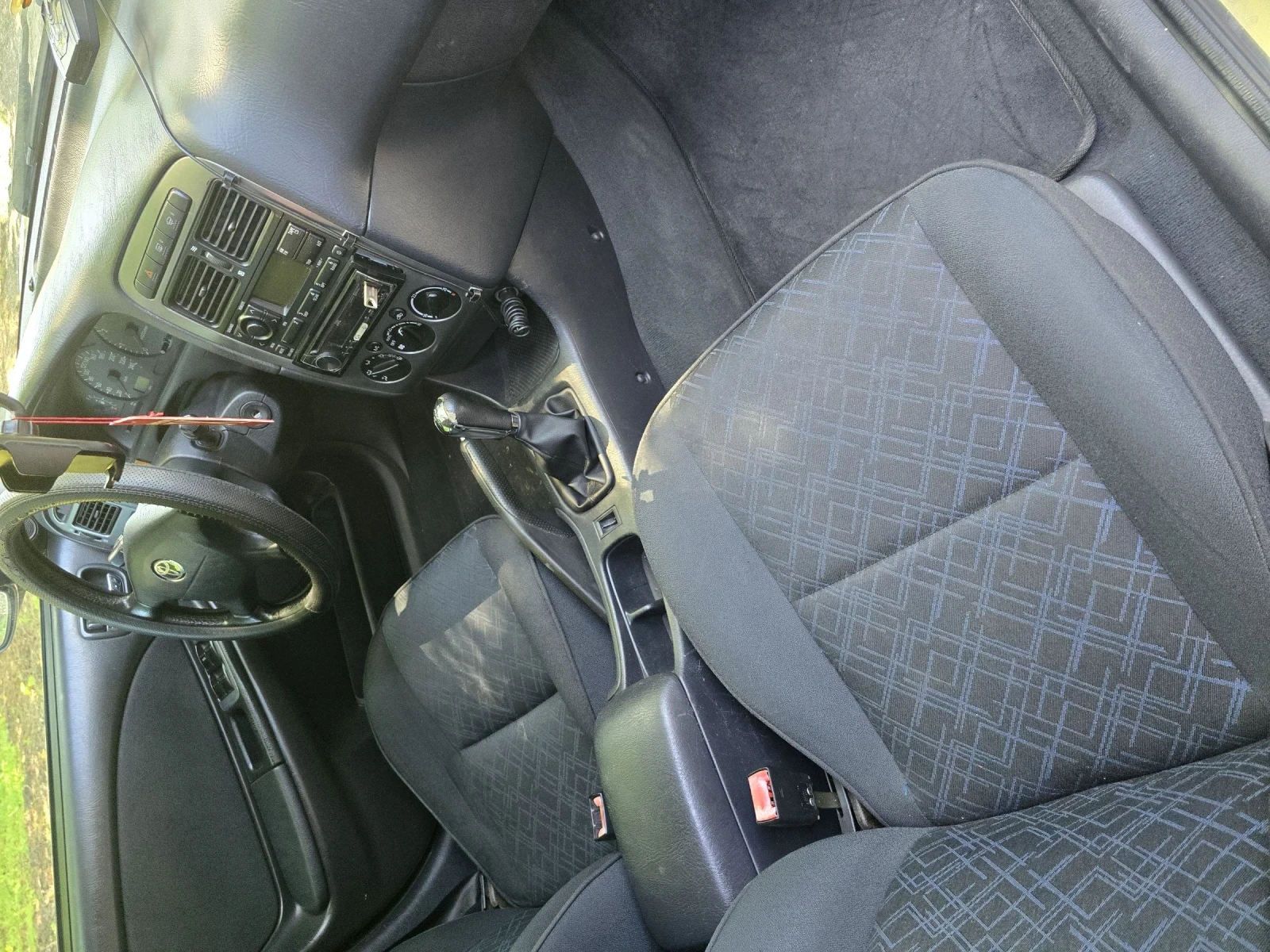 Toyota Avensis 2.0 D-4D 110к.с., снимка 12 - Автомобили и джипове - 54799814
