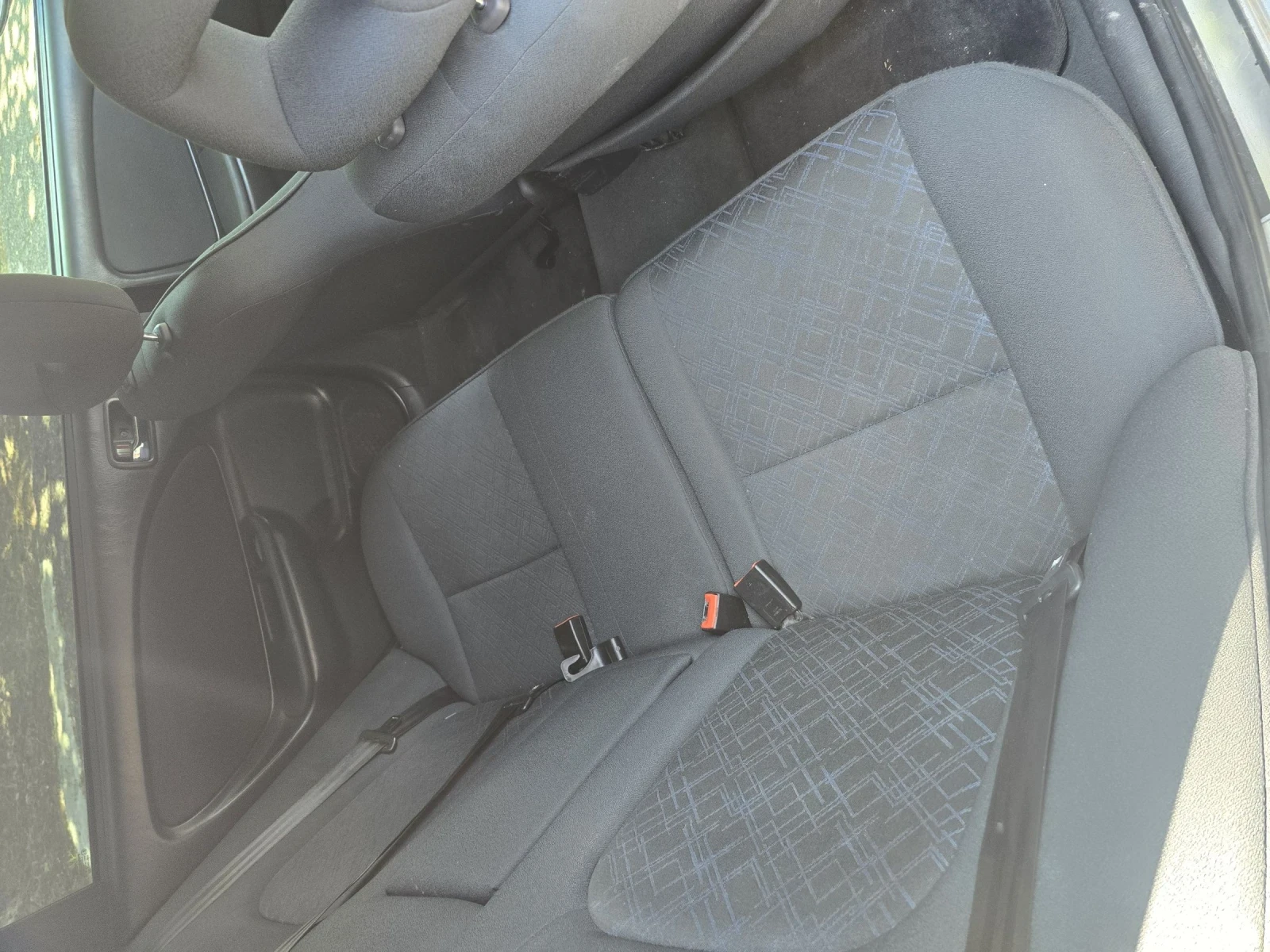 Toyota Avensis 2.0 D-4D 110к.с., снимка 13 - Автомобили и джипове - 54799814
