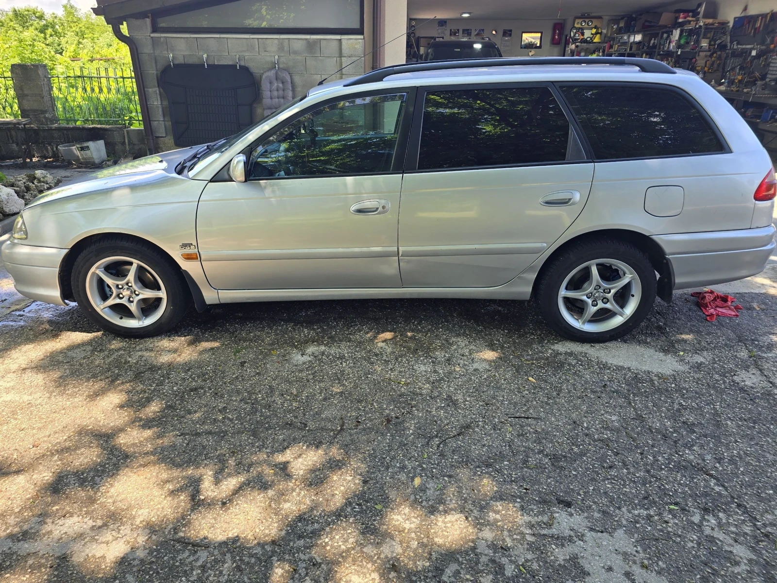 Toyota Avensis 2.0 D-4D 110к.с., снимка 4 - Автомобили и джипове - 54799814