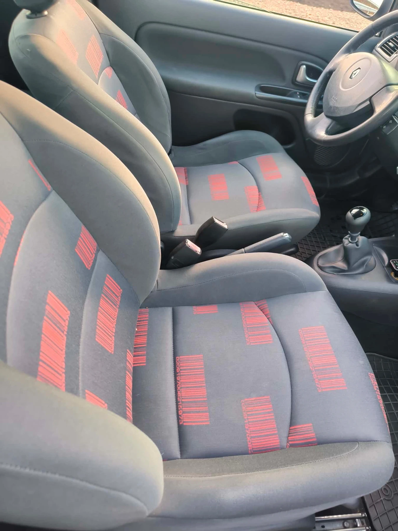 Renault Clio 1.5 DCI 82кс, снимка 8 - Автомобили и джипове - 55911268