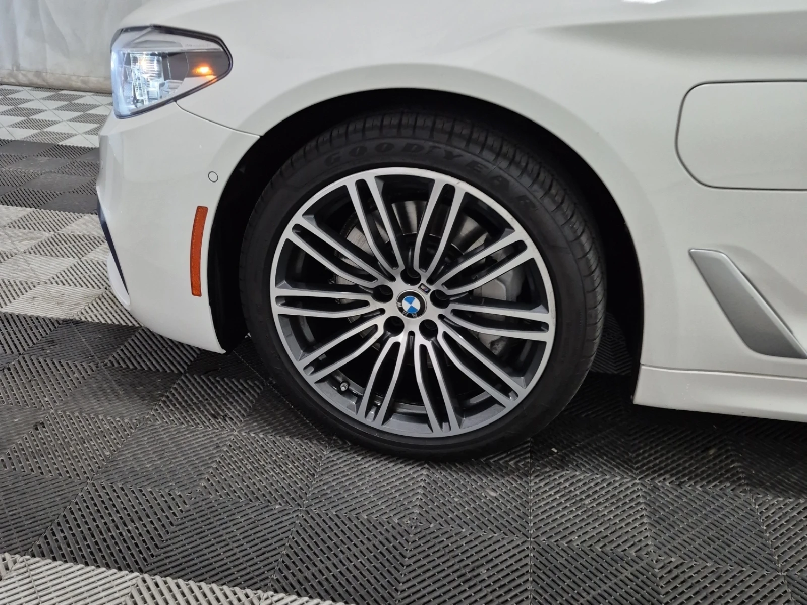 BMW 530E XDRIVE / АВТОКРЕДИТ, снимка 7 - Автомобили и джипове - 55963807