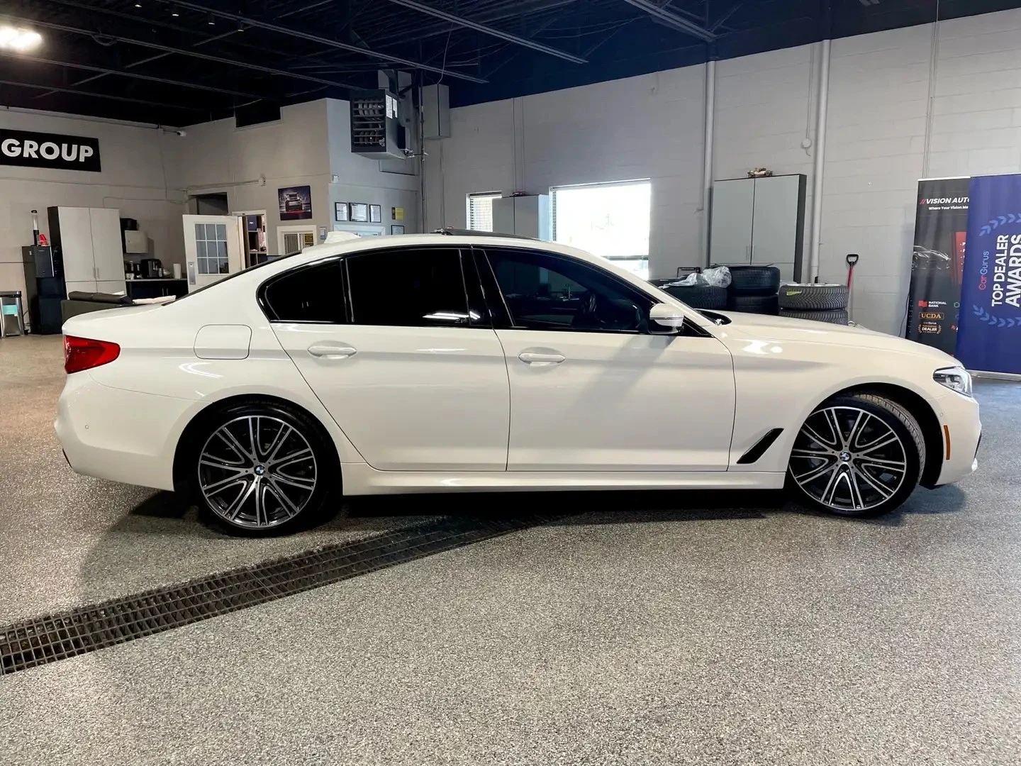 BMW 540 xDrive 40i* M ПАКЕТ* РЕЗЕРВНИ ГУМИ* CLEANCARFAX, снимка 6 - Автомобили и джипове - 56105085