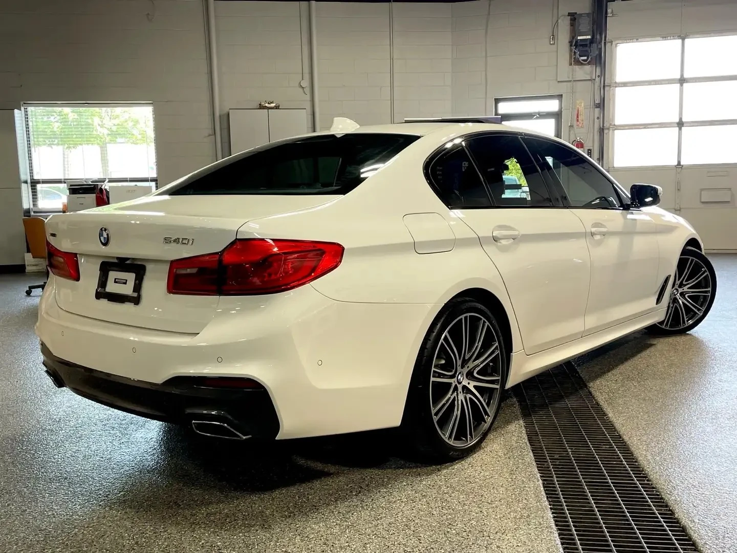 BMW 540 xDrive 40i* M ПАКЕТ* РЕЗЕРВНИ ГУМИ* CLEANCARFAX, снимка 5 - Автомобили и джипове - 56105085