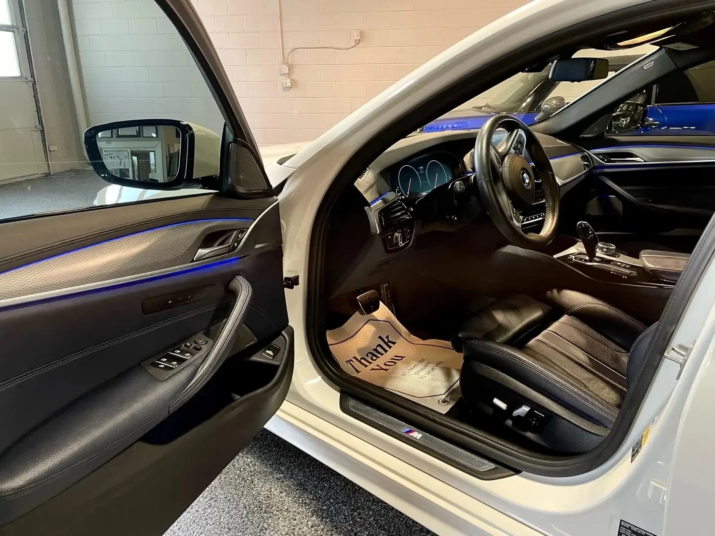 BMW 540 xDrive 40i* M ПАКЕТ* РЕЗЕРВНИ ГУМИ* CLEANCARFAX, снимка 9 - Автомобили и джипове - 56105085