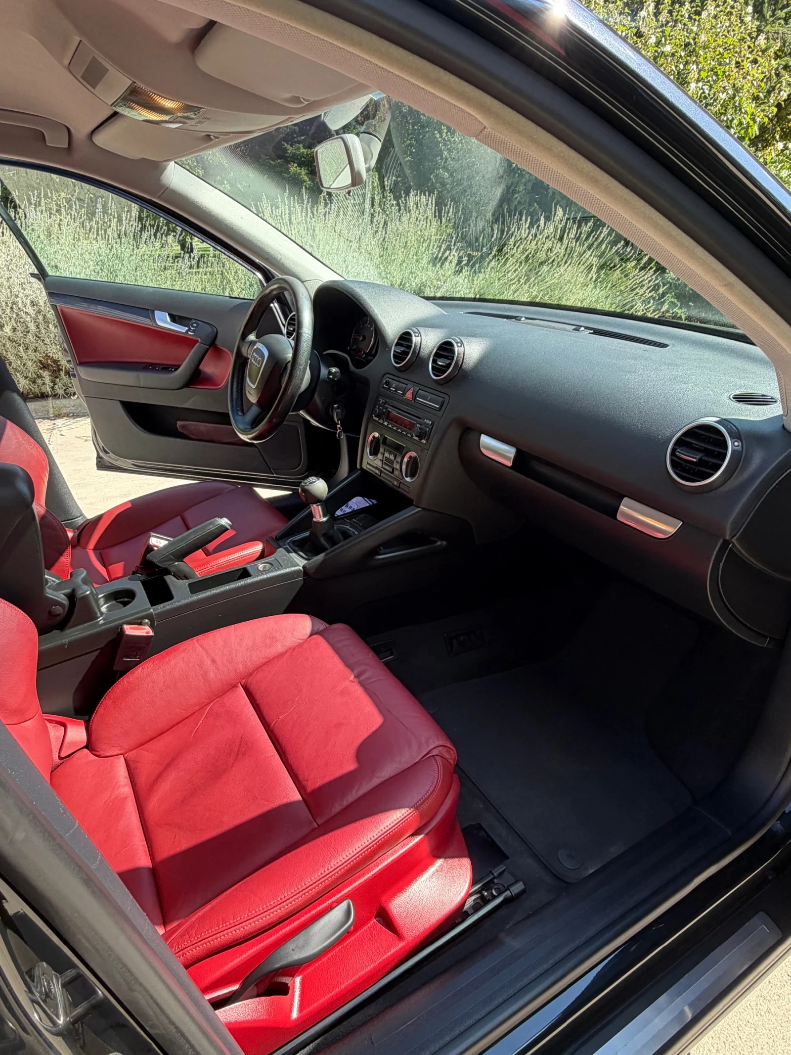 Audi A3 * ЧЕРВЕНА КОЖА* 2.0TDI* РЪЧКА* КЛИМА* , снимка 11 - Автомобили и джипове - 56255284