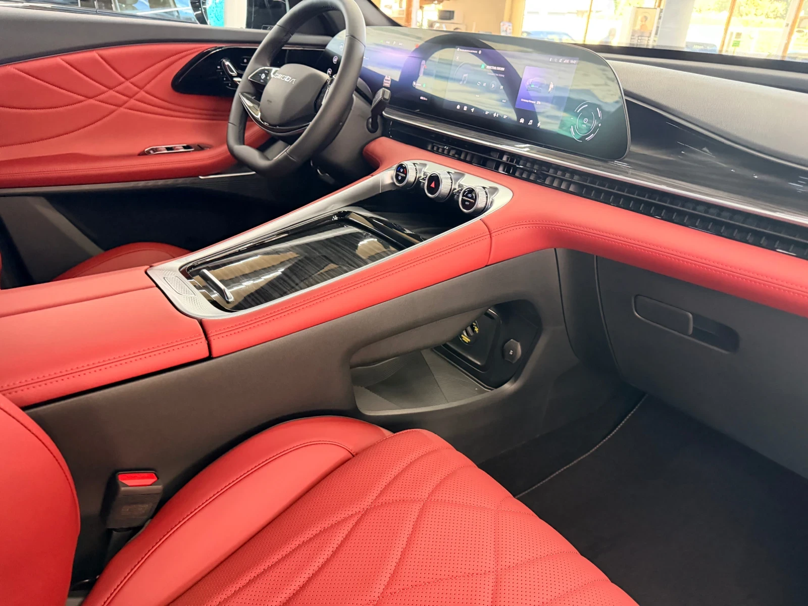Omoda 9, снимка 10 - Автомобили и джипове - 56322880