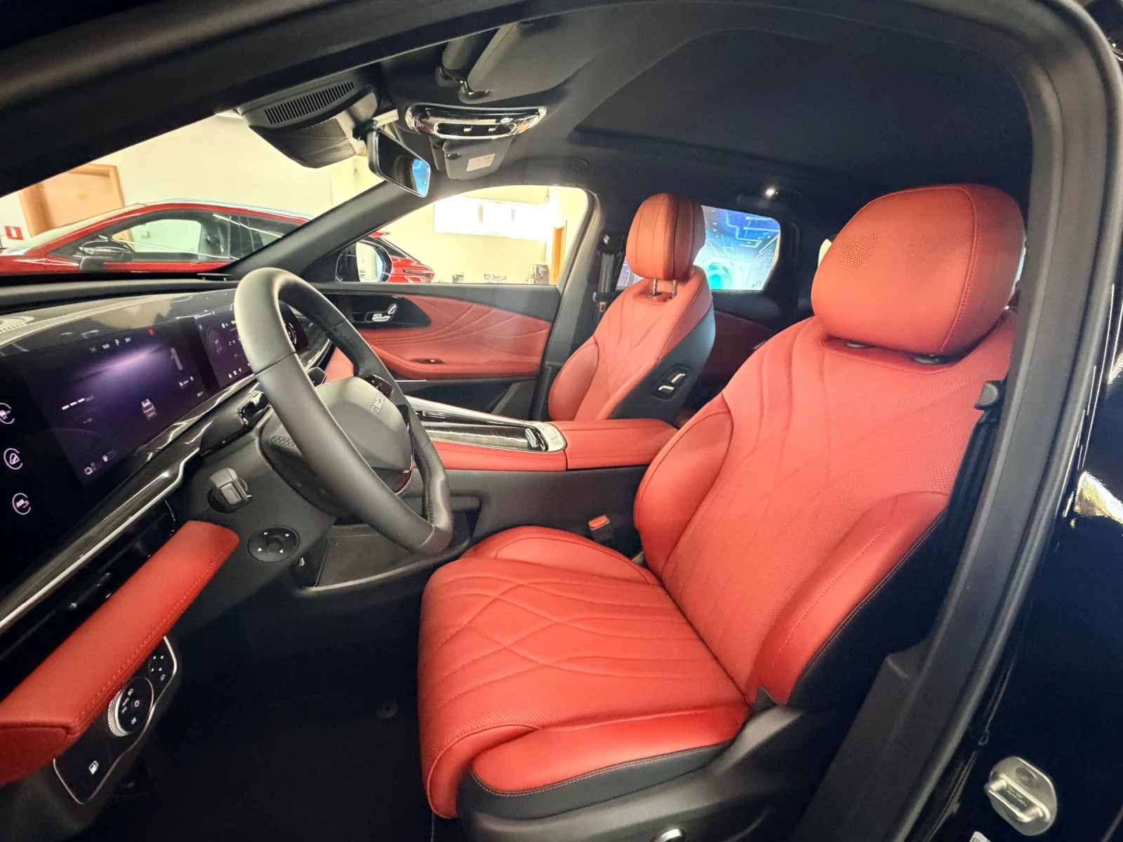 Omoda 9, снимка 8 - Автомобили и джипове - 56322880