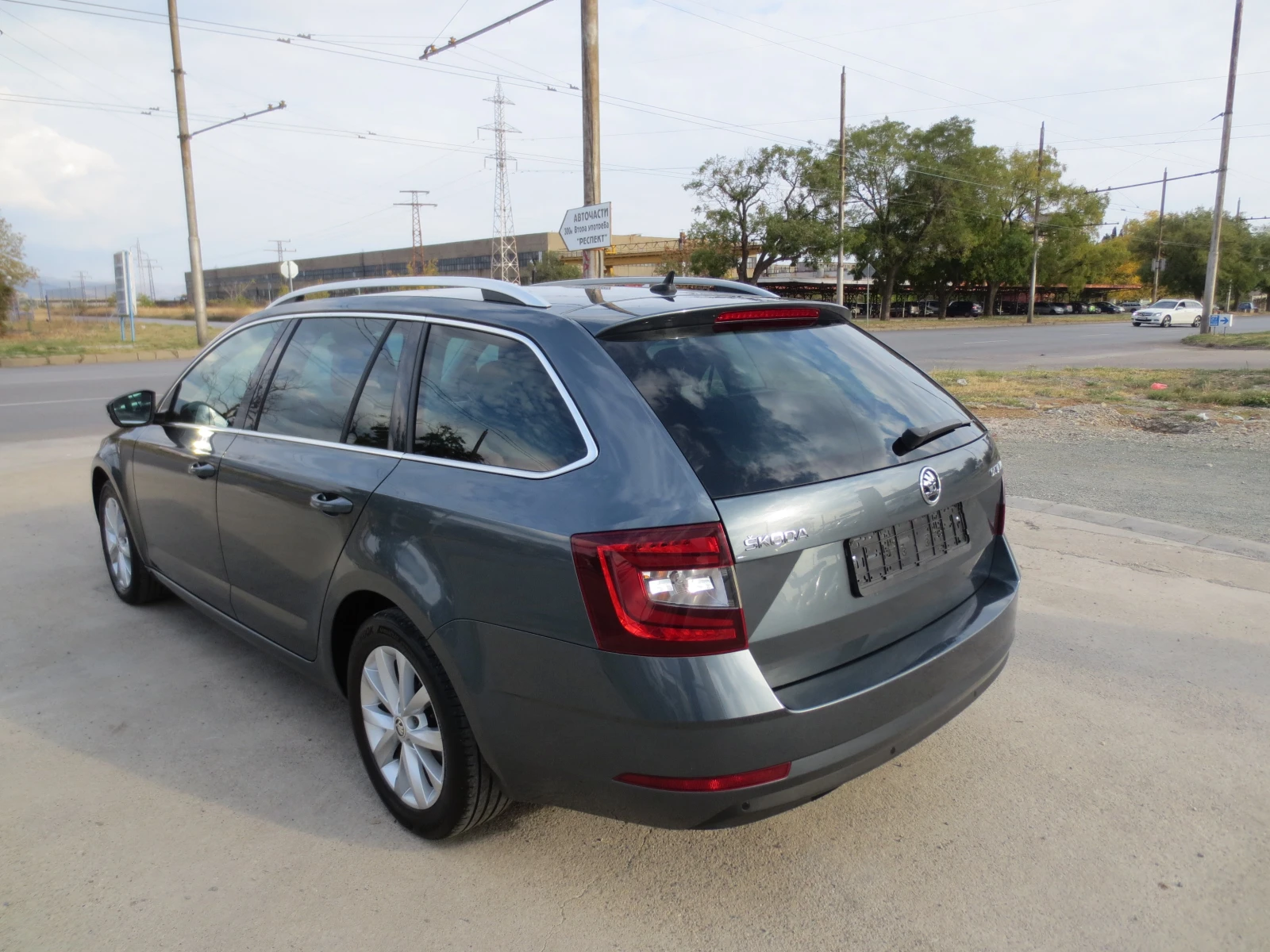 Skoda Octavia 1.6 TDI, снимка 6 - Автомобили и джипове - 56658305