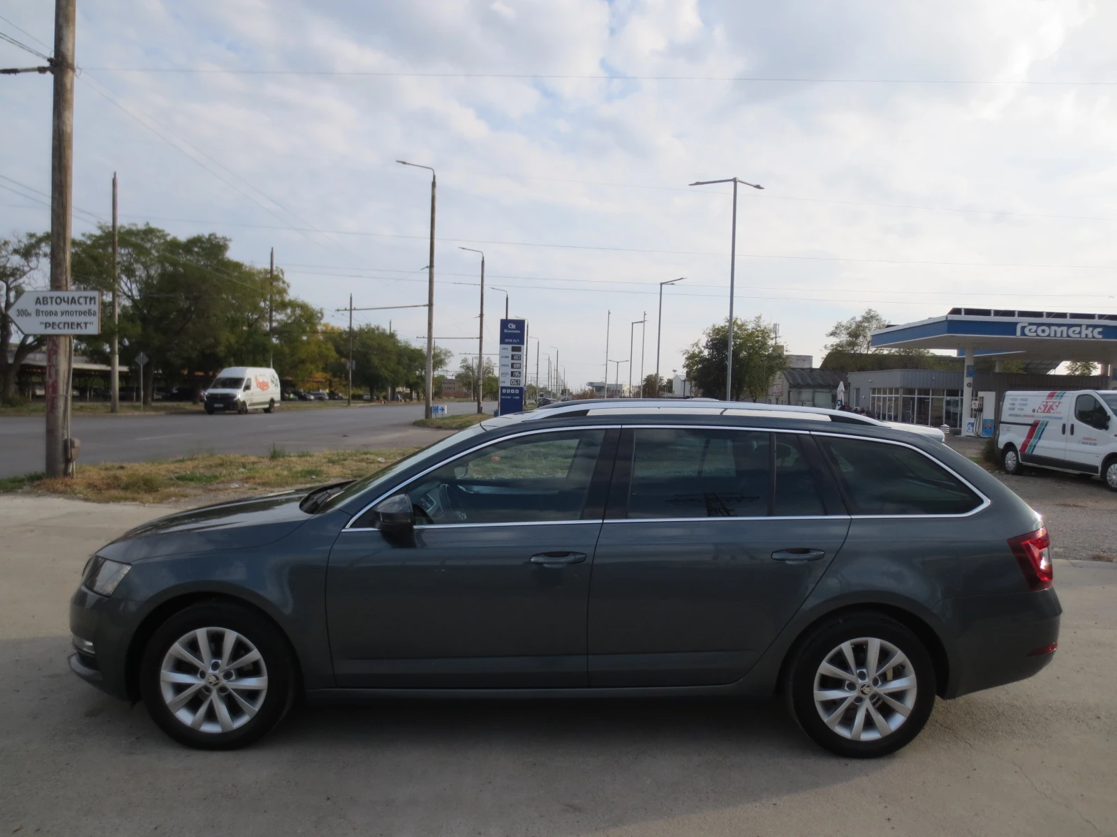 Skoda Octavia 1.6 TDI, снимка 7 - Автомобили и джипове - 56658305