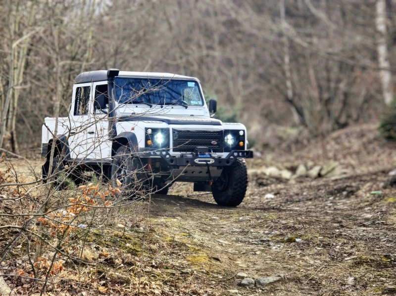 Land Rover Defender 110 Crew Cab Pick Up, снимка 11 - Автомобили и джипове - 47199962