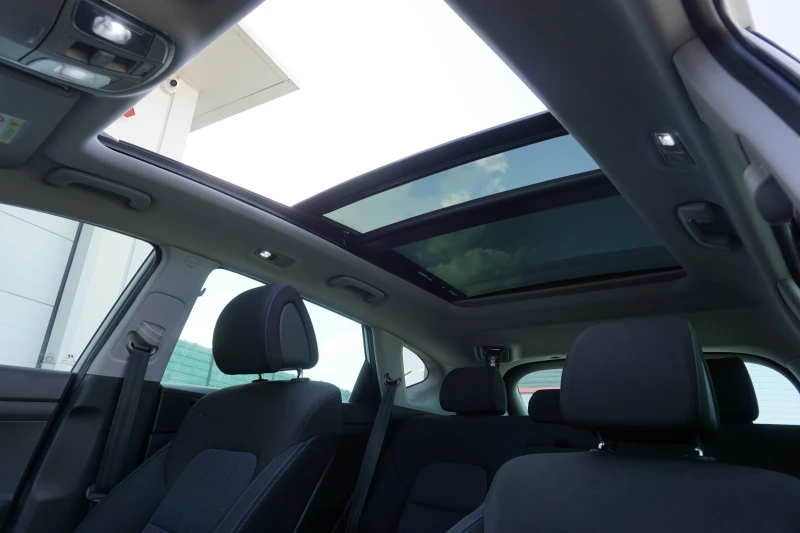 Hyundai Tucson 1.7/Xennon/Нави/Ст.Таван/Подгрев/Keyless/Xpossibl , снимка 10 - Автомобили и джипове - 51343013