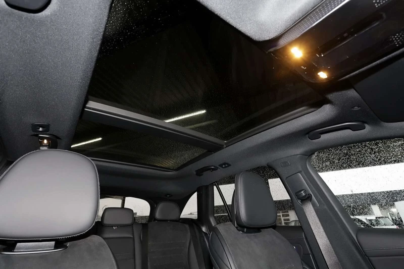 Mercedes-Benz GLC 300 4M AMG, снимка 9 - Автомобили и джипове - 53035537