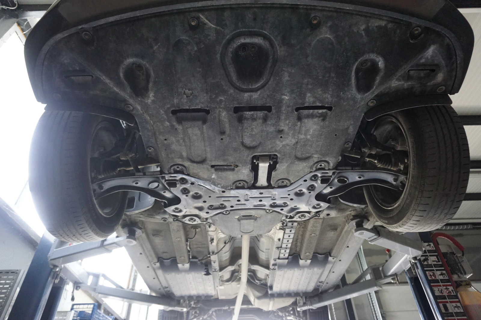 Hyundai Tucson Xennon/Нави/Ст.Таван/Подгрев/Keyless/Xpossibl /LED, снимка 15 - Автомобили и джипове - 51343013