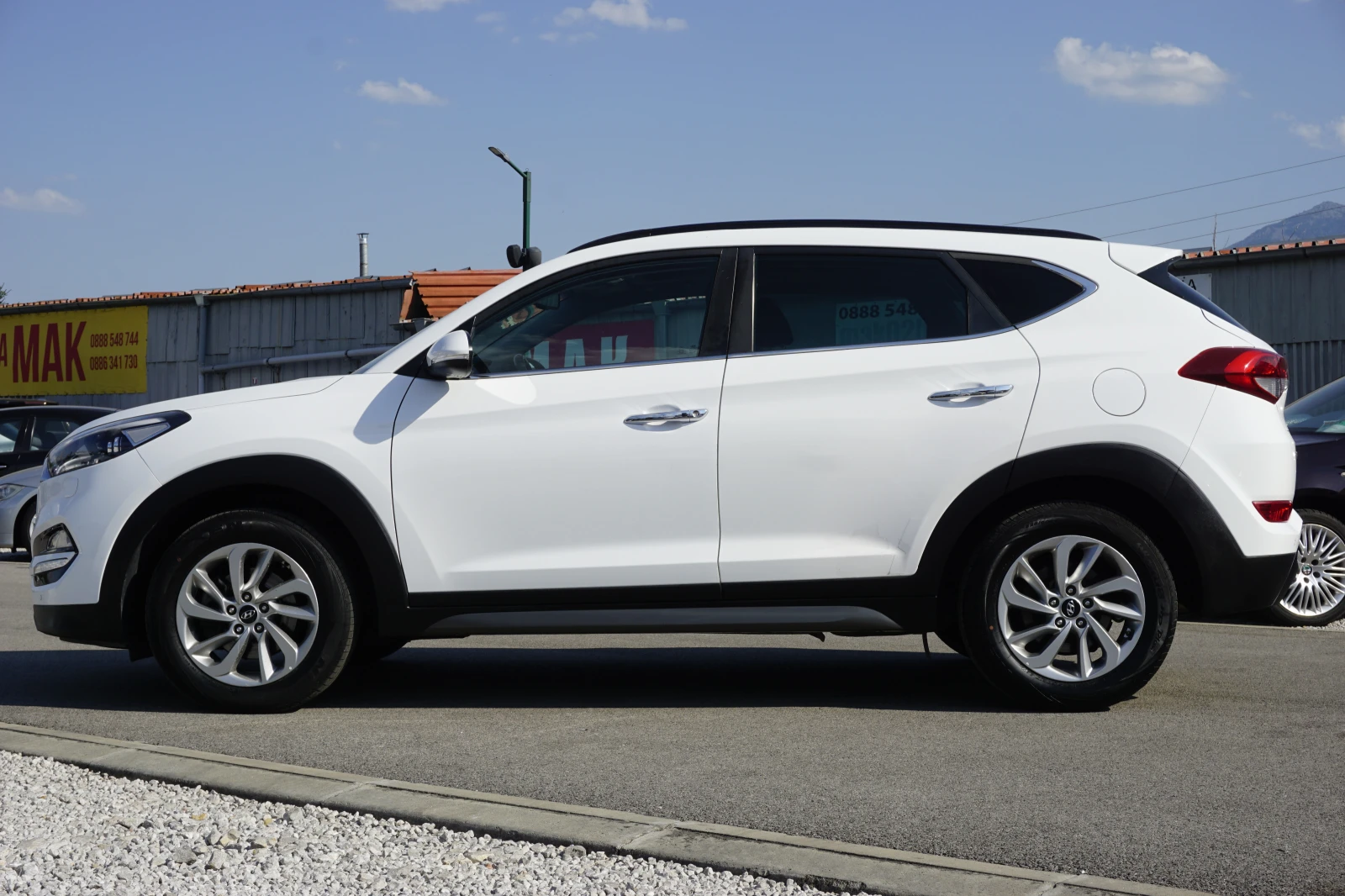Hyundai Tucson 1.7/Xennon/Нави/Ст.Таван/Подгрев/Keyless/Xpossibl  - изображение 4