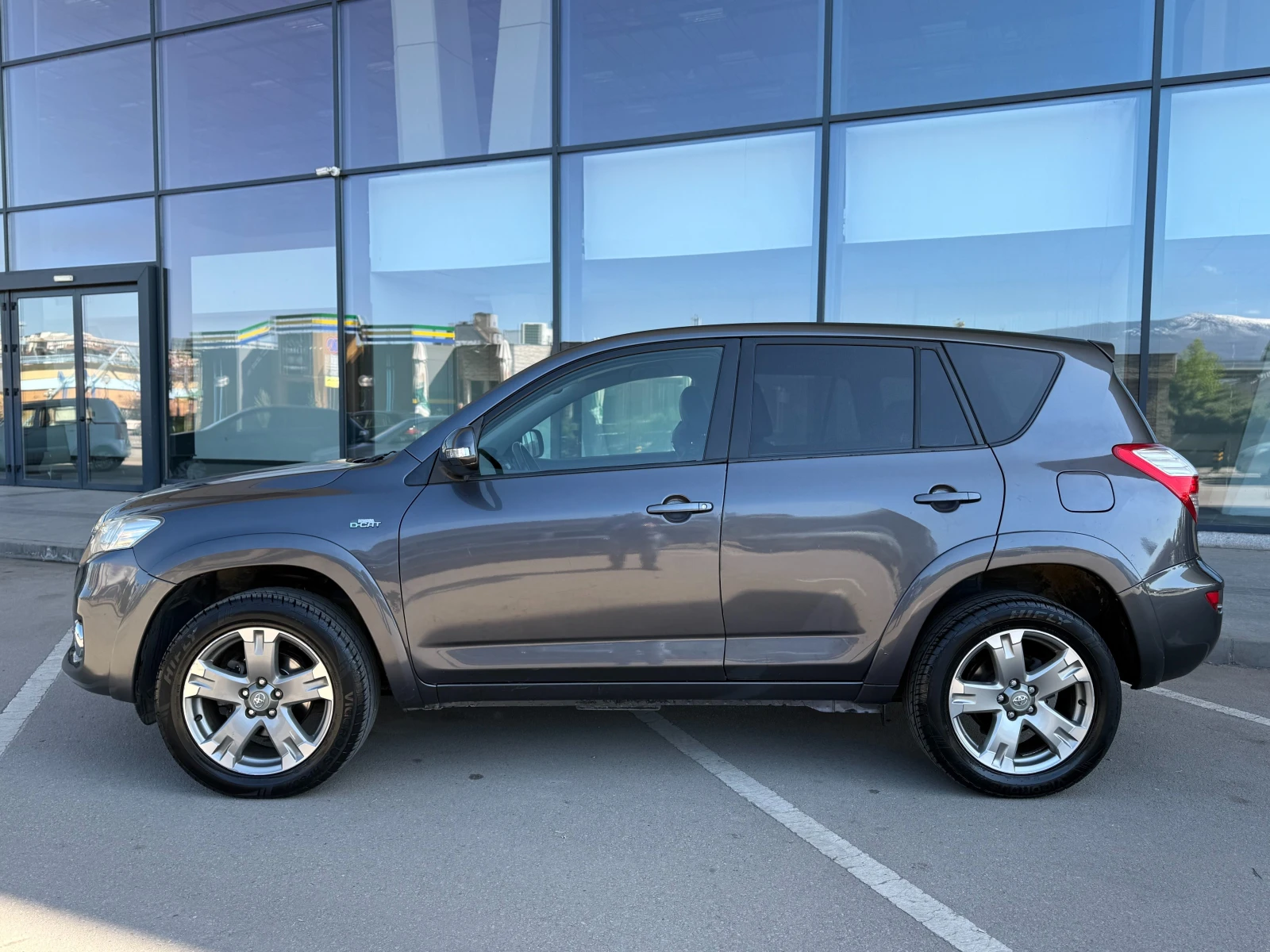 Toyota Rav4 6 МЕСЕЦА ГАРАНЦИЯ/2.2D 150к.с. Автоматик/Facelift, снимка 2 - Автомобили и джипове - 54424877