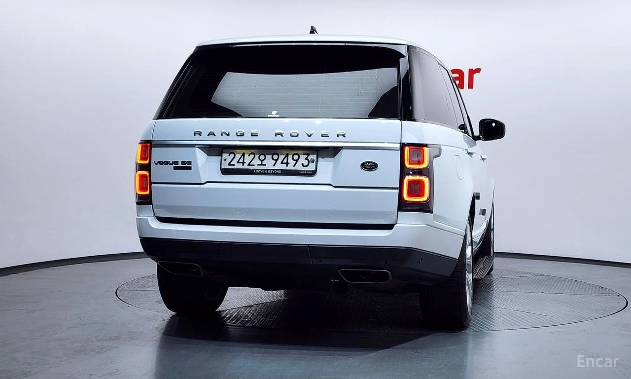Land Rover Range rover 5.0* SUPERCHARCHED* ОБДУХВАНЕ* МАСАЖ* LANE* ASSIST, снимка 4 - Автомобили и джипове - 54850705