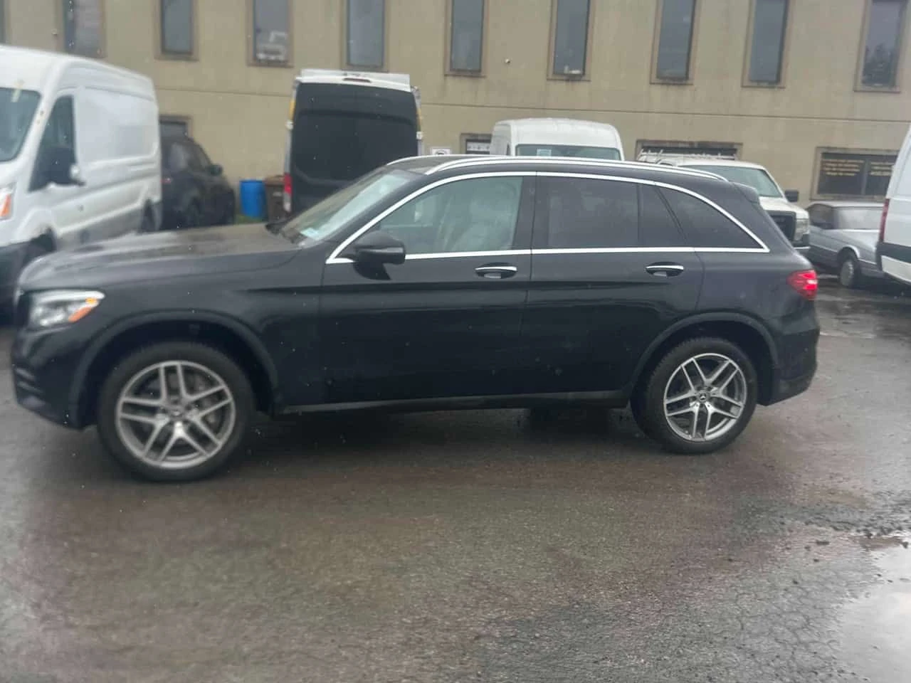 Mercedes-Benz GLC * 300 * АВТОКРЕДИТ БЕЗ ПЪРВОНАЧАЛНА ВНОСКА* , снимка 2 - Автомобили и джипове - 54985119