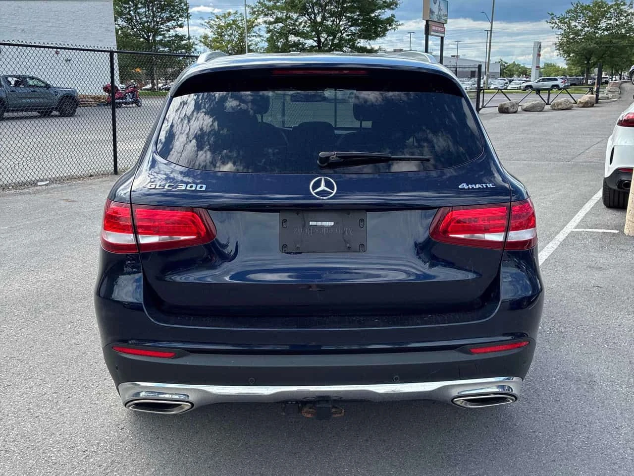 Mercedes-Benz GLC 300 CARFAX /Кожа/Нави/Подгрев/Панорама/КЛИП, снимка 4 - Автомобили и джипове - 55040524