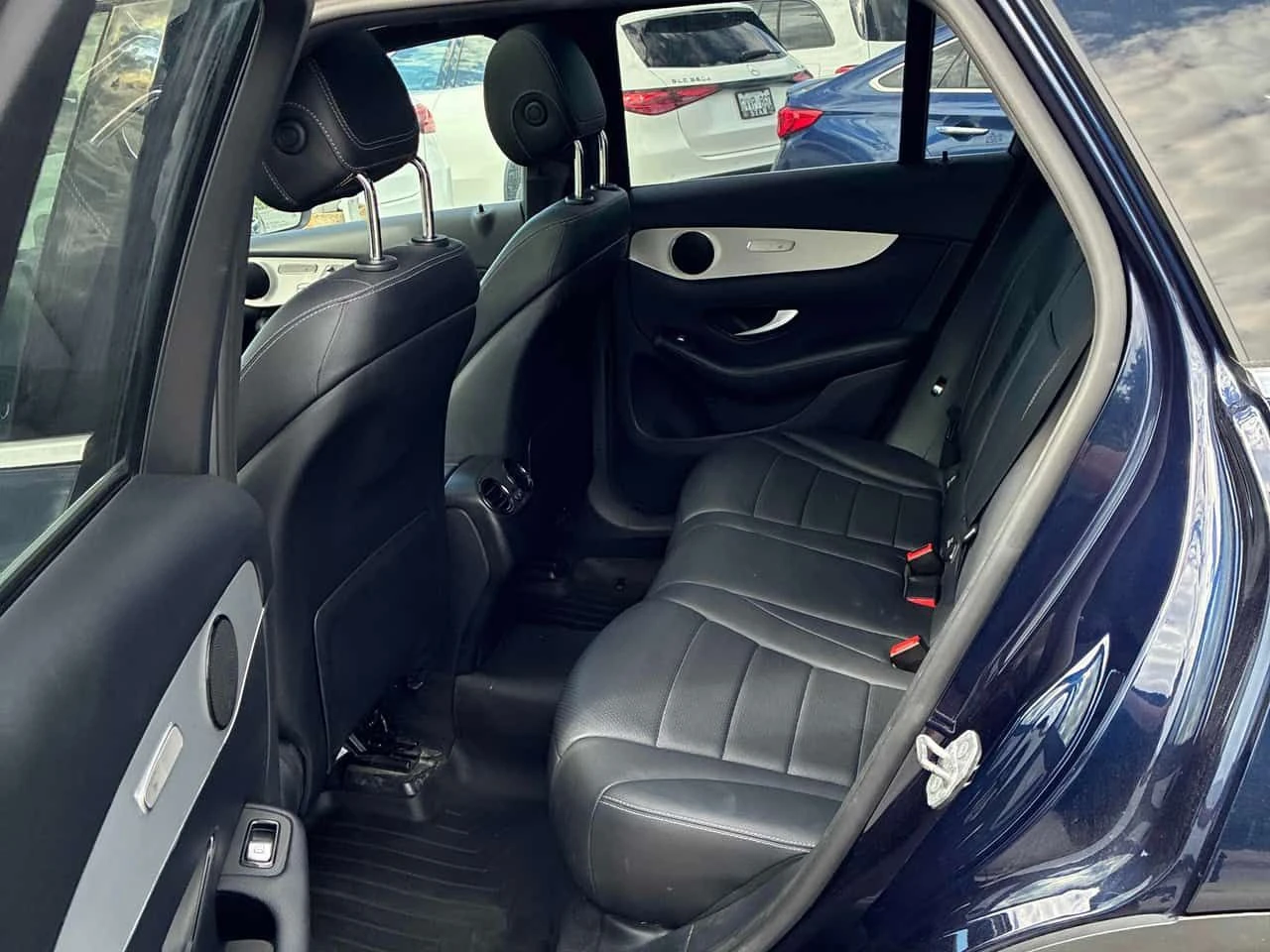 Mercedes-Benz GLC 300 CARFAX /Кожа/Нави/Подгрев/Панорама/КЛИП, снимка 13 - Автомобили и джипове - 55040524
