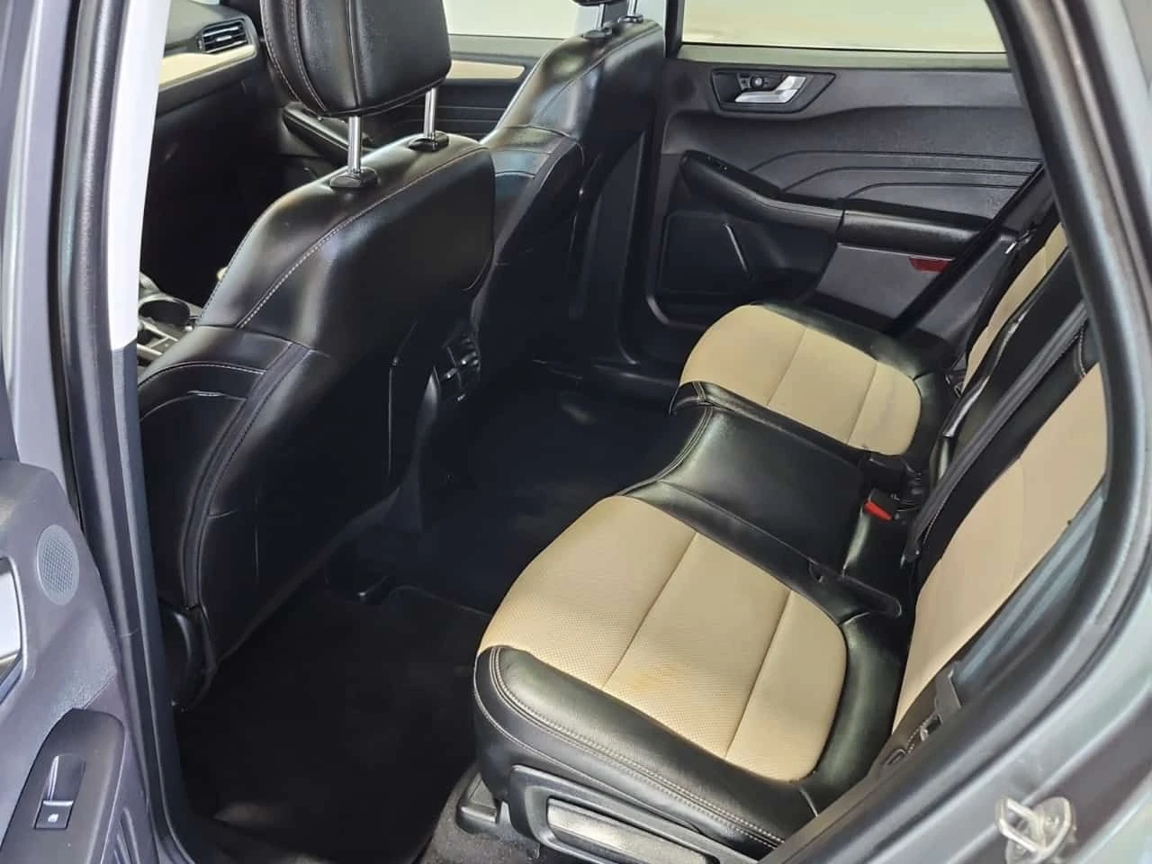 Ford Escape TITANIUM HYBRID| HUD| PANO| ПАМЕТ| 2 КЛЮЧА| , снимка 12 - Автомобили и джипове - 55324694