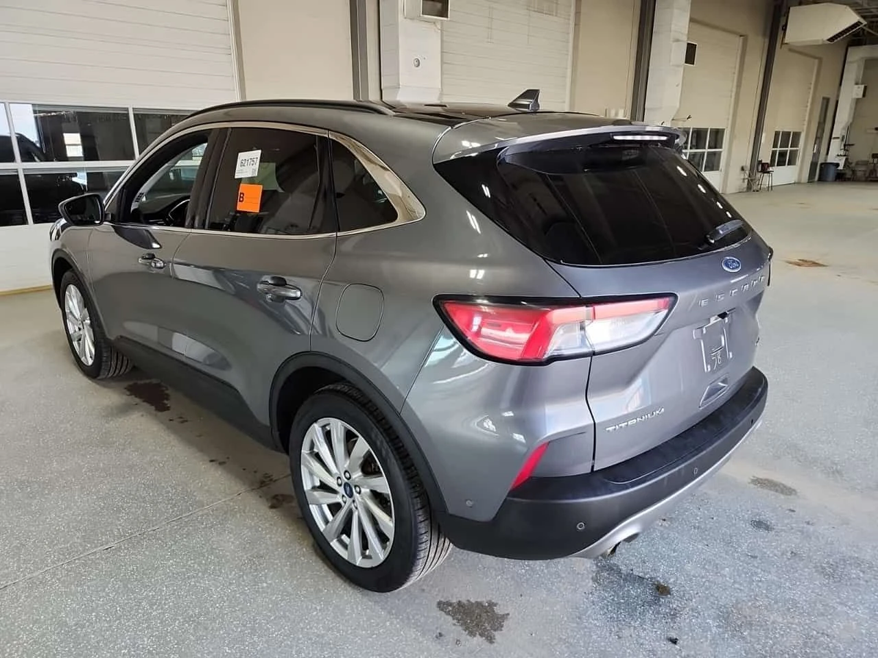 Ford Escape TITANIUM HYBRID| HUD| PANO| ПАМЕТ| 2 КЛЮЧА| , снимка 4 - Автомобили и джипове - 55324694