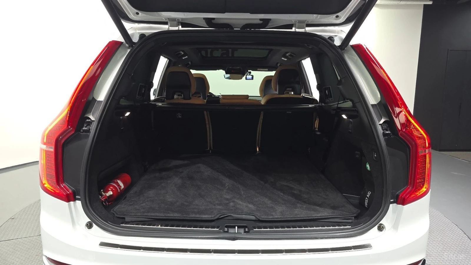Volvo Xc90 * ПАНО* KEYLESS* Camera* ПОДГРЕВ* LED* , снимка 17 - Автомобили и джипове - 55571969