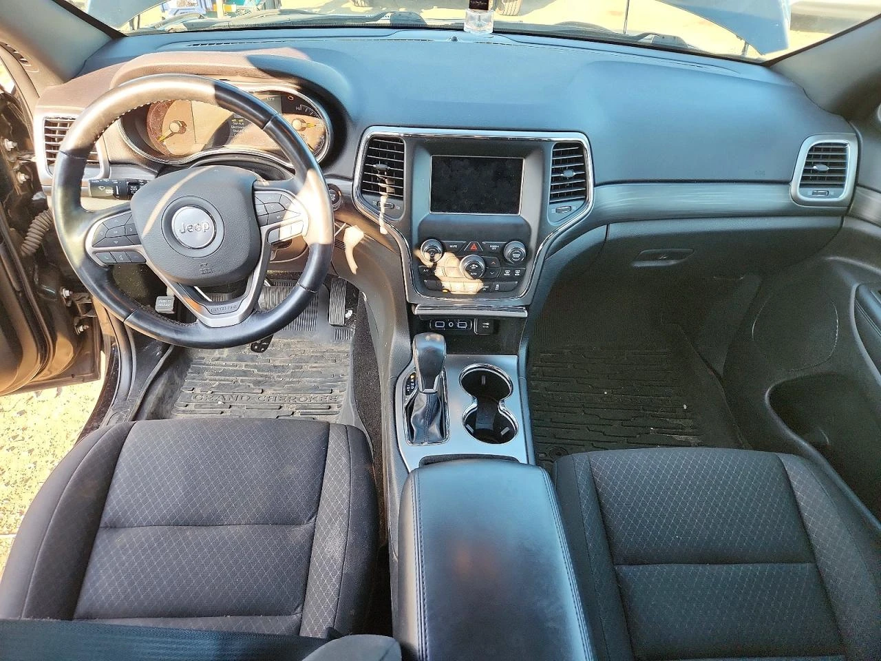Jeep Grand cherokee 3.6l Laredo, снимка 8 - Автомобили и джипове - 55877649