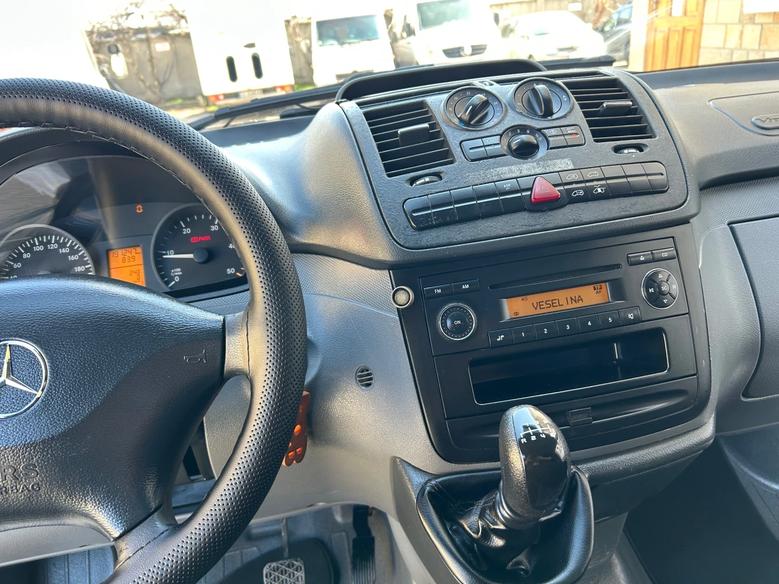 Mercedes-Benz Vito 2.2CDI 95k.c. КЛИМАТИК, снимка 9 - Бусове и автобуси - 53988757