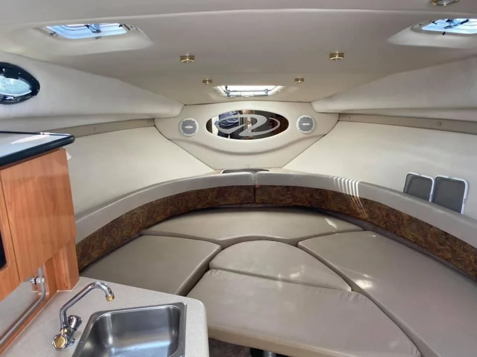 Моторна яхта Regal Regal 2660, снимка 7 - Воден транспорт - 54139376