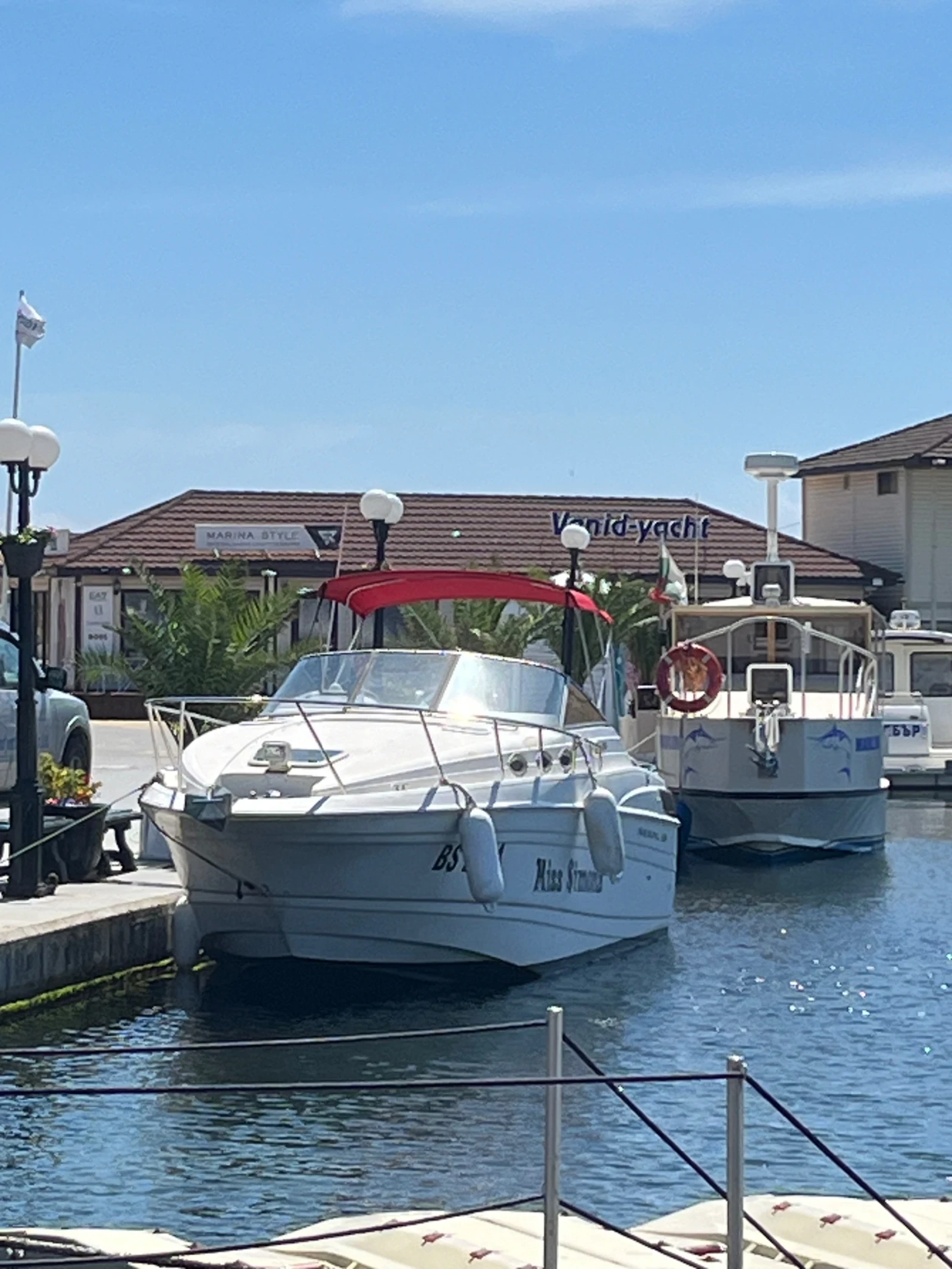 Моторна яхта Regal Regal 2660, снимка 4 - Воден транспорт - 54139376