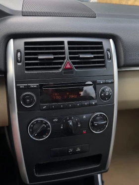 Mercedes-Benz B 180 ОТЛИЧНА, снимка 9