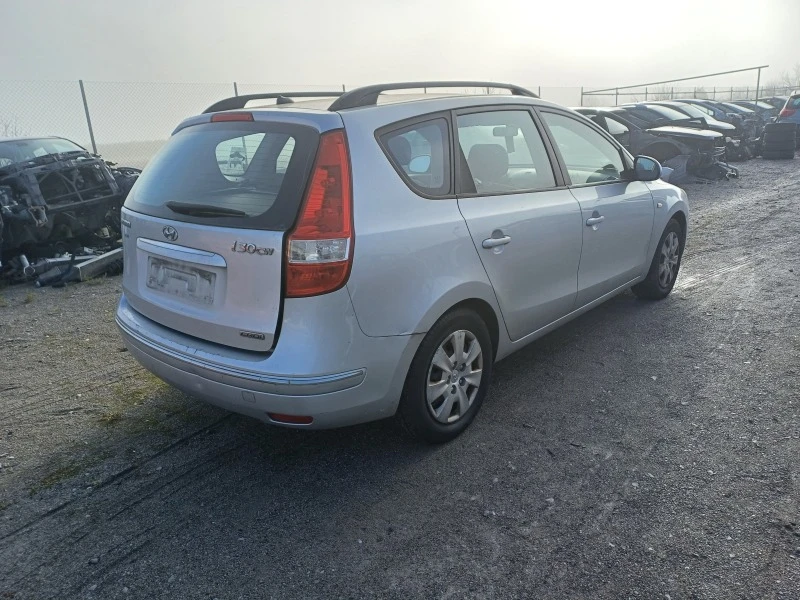 Hyundai I30 1.6crdi-90кс-на части, снимка 3 - Автомобили и джипове - 47604019