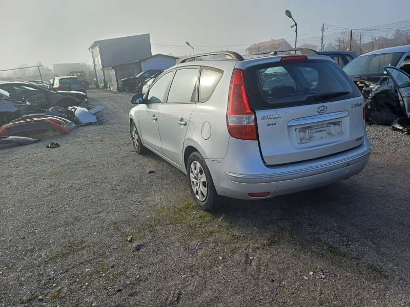 Hyundai I30 1.6crdi-90кс-на части, снимка 4 - Автомобили и джипове - 47604019