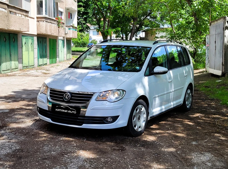 VW Touran 1.9TDI 105к.с / ПОДГРЕВ / ПАРКТРОНИК / ТЕМПОМАТ , снимка 1 - Автомобили и джипове - 45624267