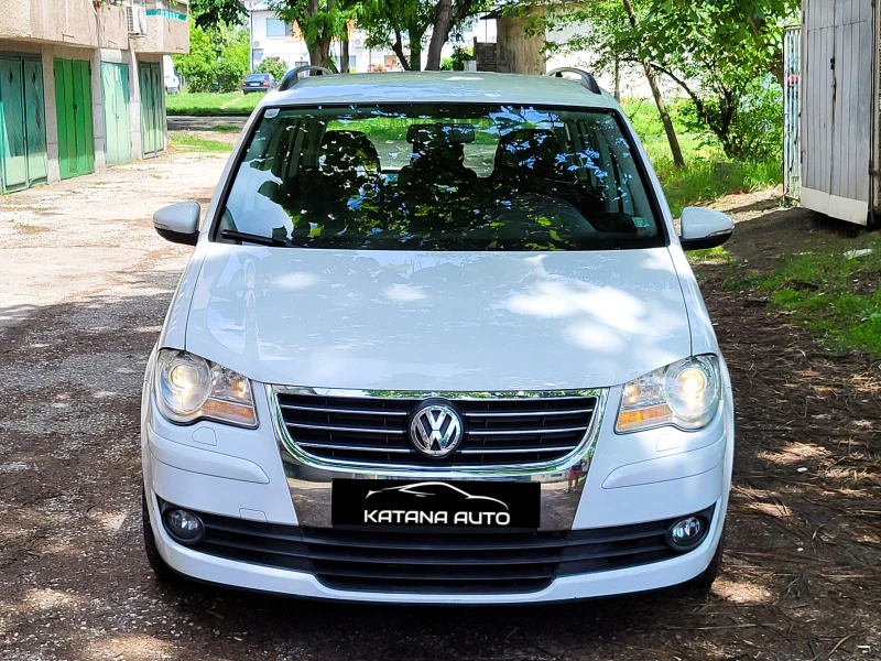 VW Touran 1.9TDI 105к.с / ПОДГРЕВ / ПАРКТРОНИК / ТЕМПОМАТ , снимка 5 - Автомобили и джипове - 45624267